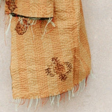 Load image into Gallery viewer, Vintage Kantha Scarf 006
