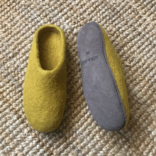 Load image into Gallery viewer, Mita Felt Slippers I Mustard
