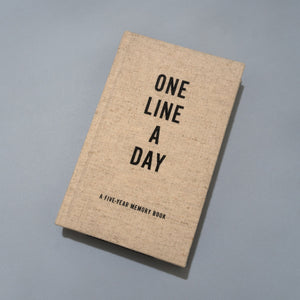 One Line A Day : A Five Year Memory Book (Canvas)